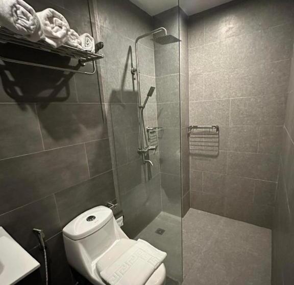 Quarto Estandar, Coron 180