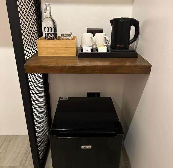 Quarto Estandar, Coron 180