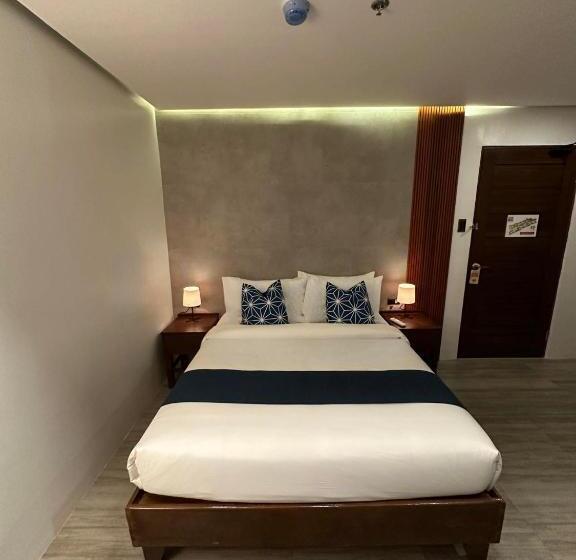 Quarto Estandar, Coron 180