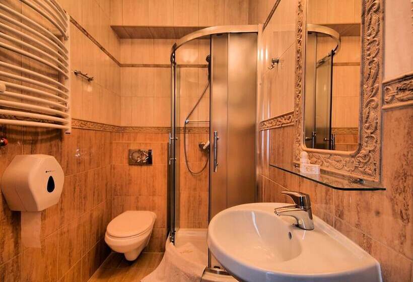 غرفة قياسية رباعية, Pensjonat Zbójecki Dwór   Ostatnie Pokoje W Atrakcyjnym Pakiecie Sylwestrowym!