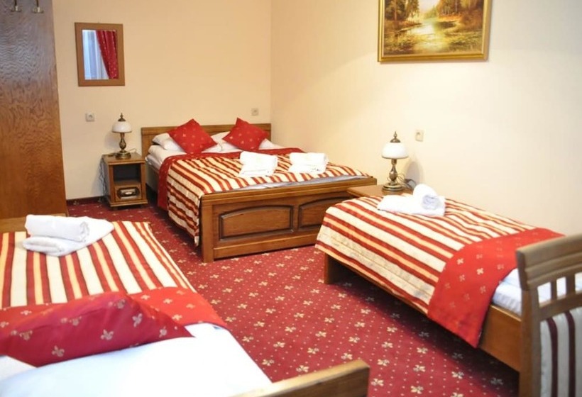 غرفة قياسية رباعية, Pensjonat Zbójecki Dwór   Ostatnie Pokoje W Atrakcyjnym Pakiecie Sylwestrowym!