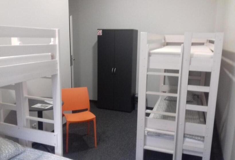 اتاق خانوادگی با سرویس بهداشتی مشترک, Hostel Sopot Centrum