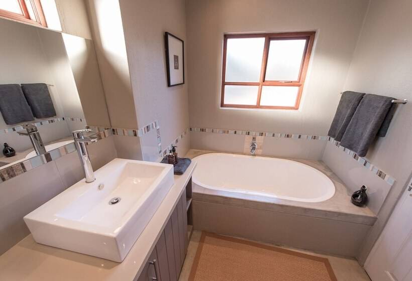 Люкс Повышенной Комфортности, Ekhaya Bush Villa