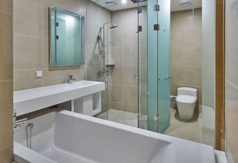 Quarto Deluxe, Naksan Beach