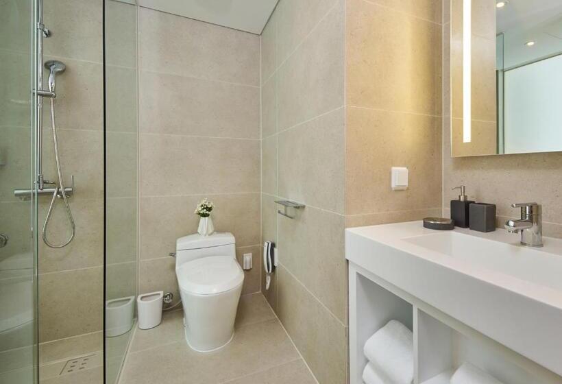 Quarto Estandar, Naksan Beach
