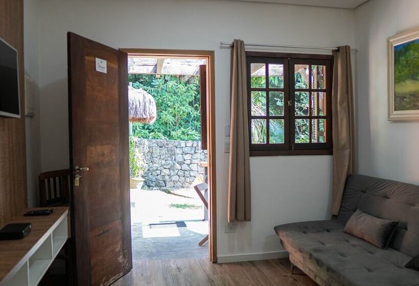 کلبه ییلاقی, Yannai Chale Praia