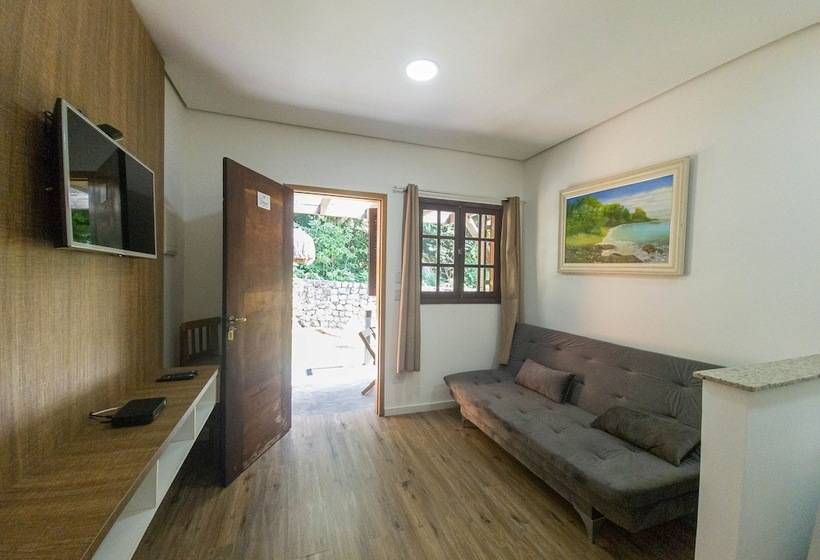 کلبه ییلاقی, Yannai Chale Praia