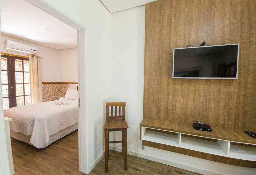 کلبه ییلاقی, Yannai Chale Praia