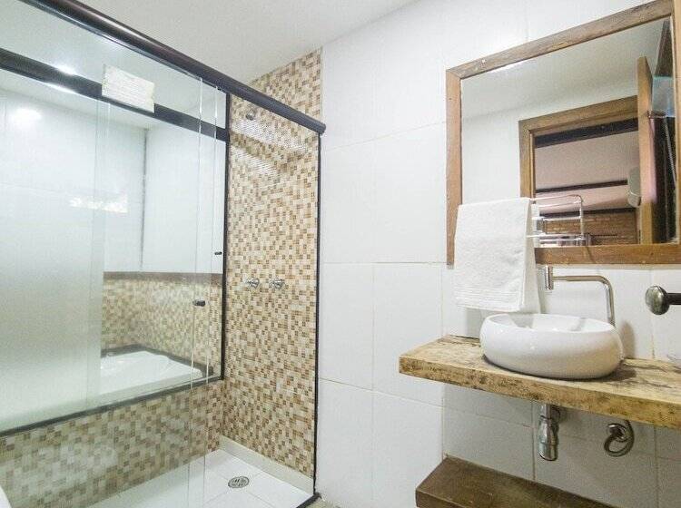 اتاق لوکس چهار تخته, Yannai Chale Praia