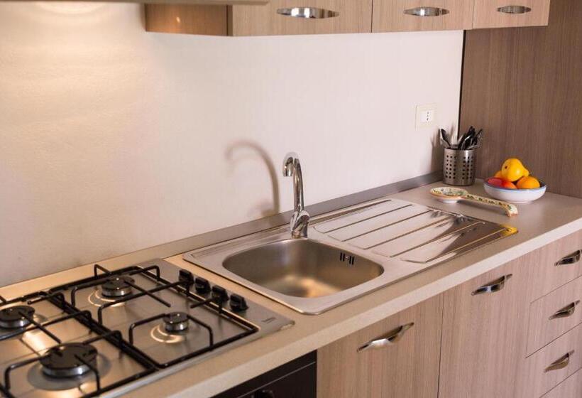 جناح مطلّ علي الحديقة, Marina Di Cala Del Sole