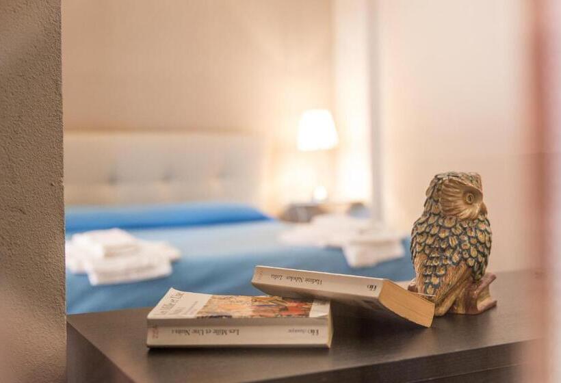 جناح جونيور, Marina Di Cala Del Sole