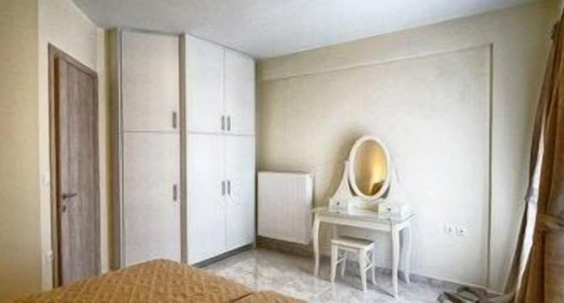 اتاق دوبلکس, Peskesi Ikaria