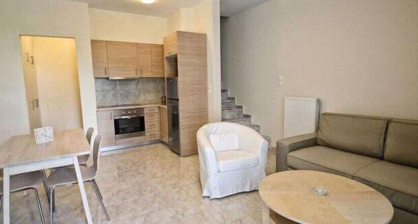 اتاق دوبلکس, Peskesi Ikaria