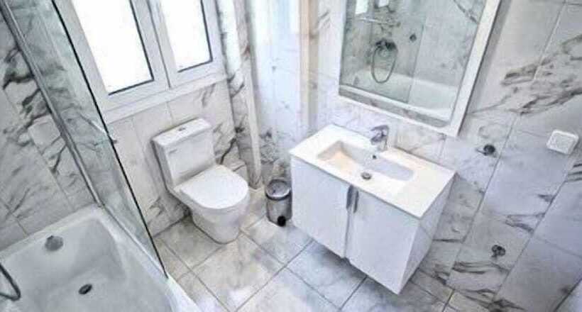 اتاق دوبلکس, Peskesi Ikaria