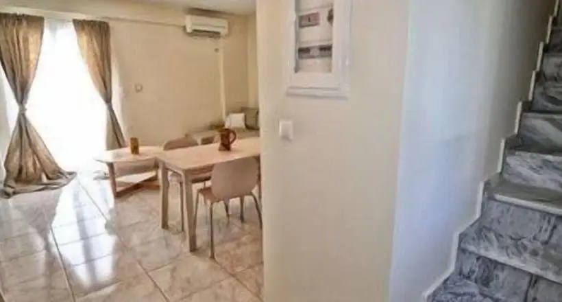 اتاق دوبلکس, Peskesi Ikaria