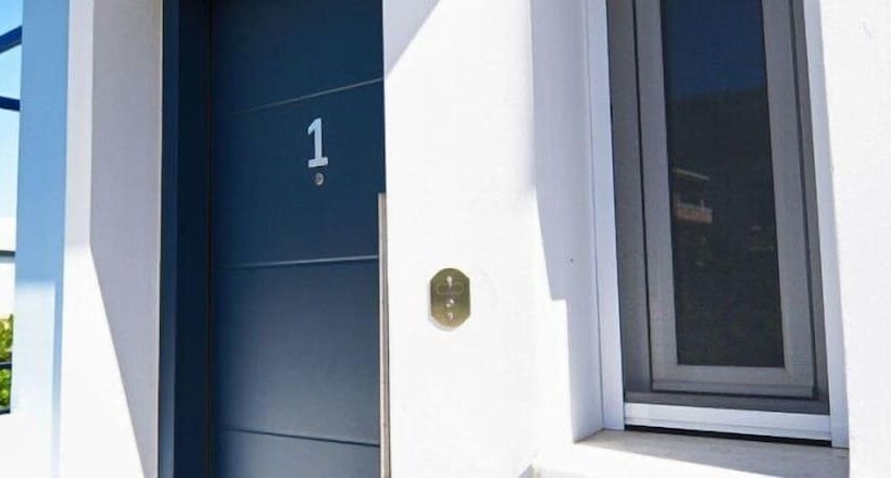 اتاق دوبلکس, Peskesi Ikaria