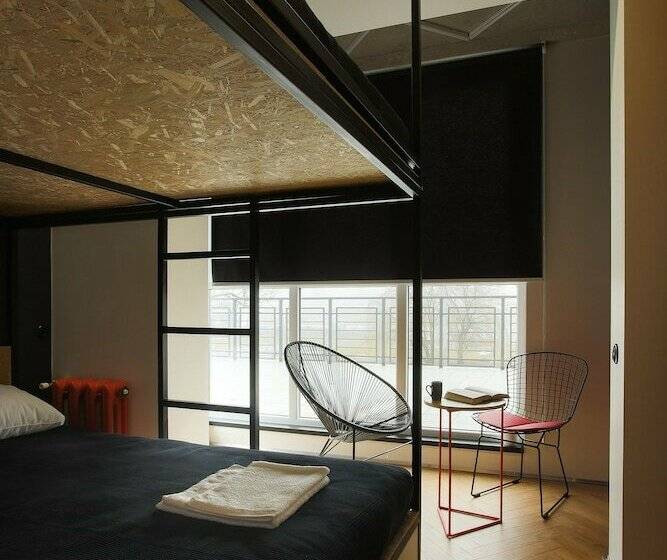 اتاق خانوادگی, Suffix Hostel & Apartments