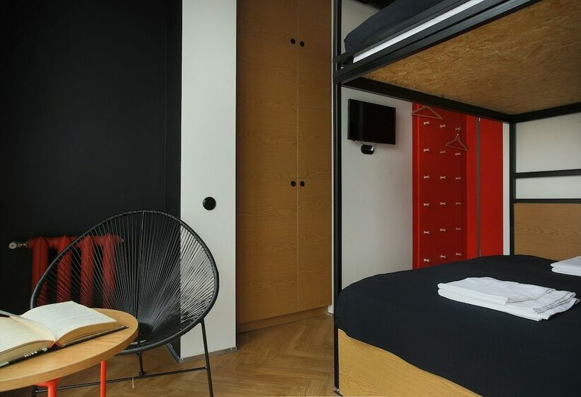 اتاق خانوادگی, Suffix Hostel & Apartments