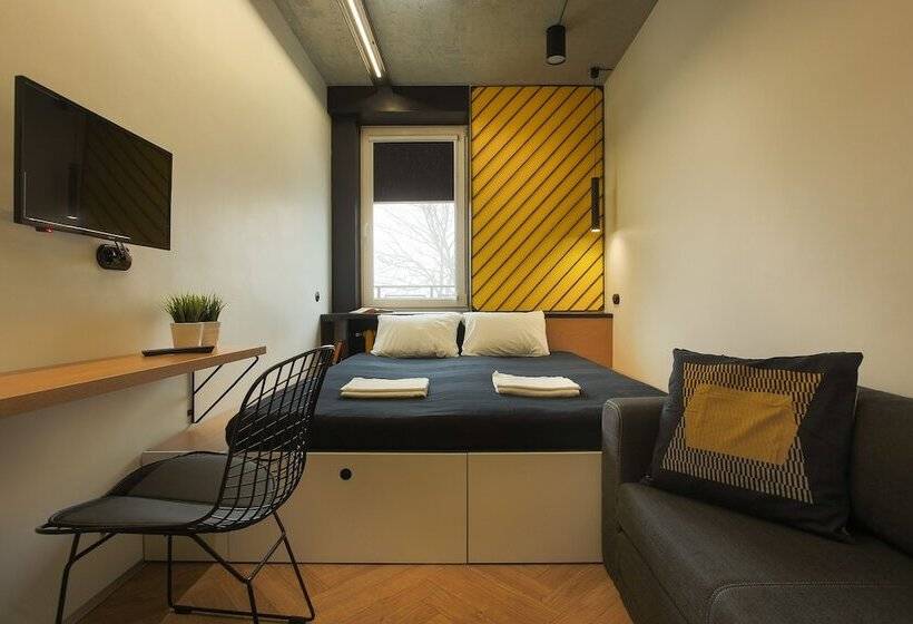 اتاق خانوادگی, Suffix Hostel & Apartments