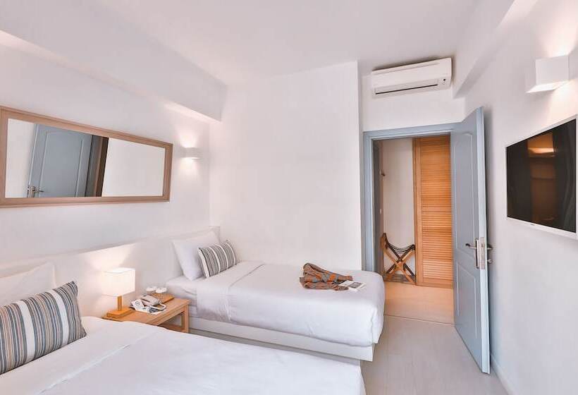 חדר סטנדרט לשלושה עם מרפסת, Dias