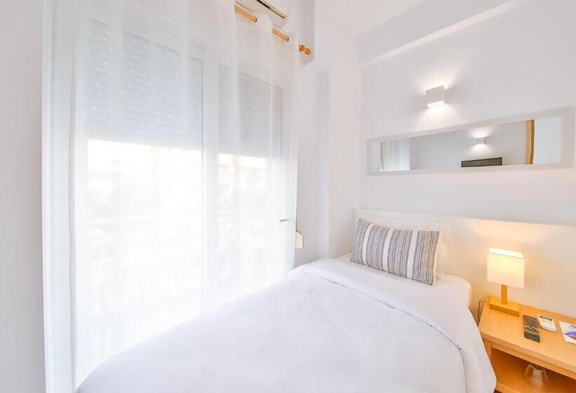 חדר אקונומי יחיד, Dias