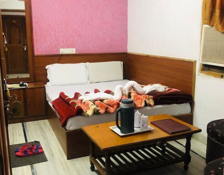 اتاق عادی, Udai Palace