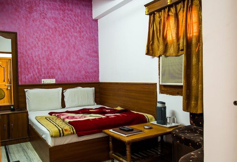 اتاق عادی, Udai Palace