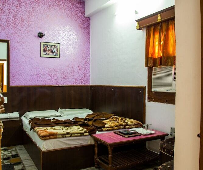 اتاق عادی, Udai Palace