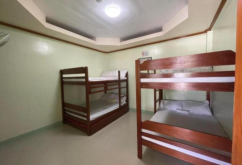 اتاق خانوادگی, Chamie S Transient House