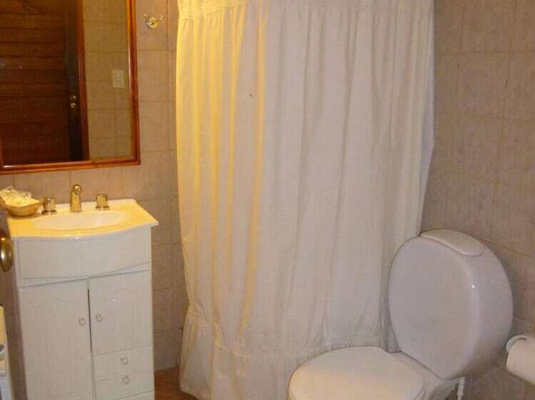 חדר סטנדרט לשלושה, Hosteria Rukahue