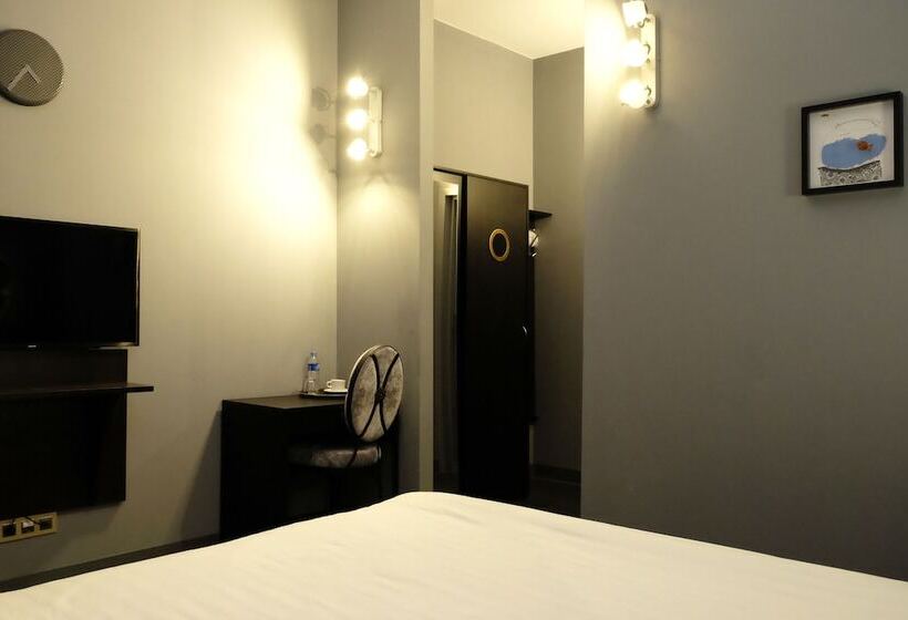 غرفة قياسية, Admiral