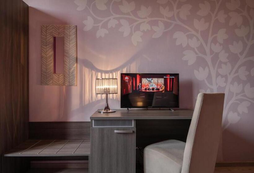 豪华三人间, Palazzo Renieri   3stelle S