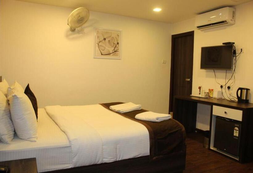 수피리어 룸, Royal Inn   Electronic City