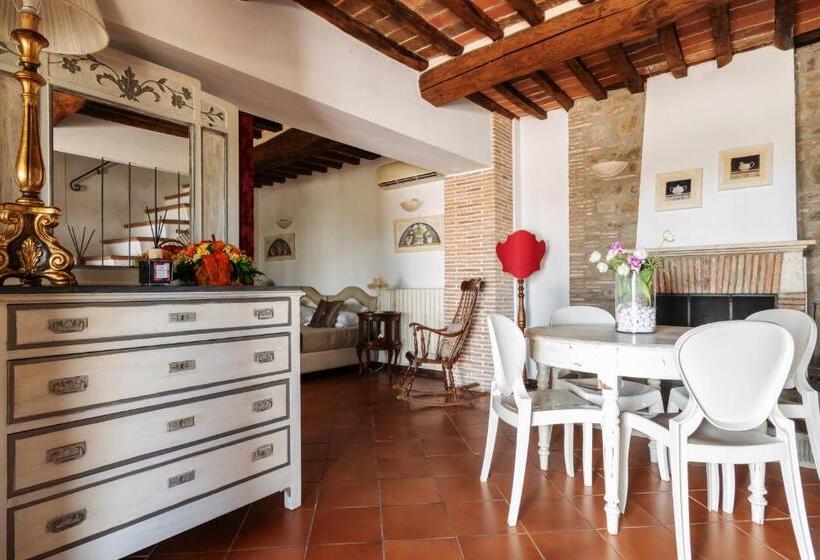 Economy Quadruple Room, Agriturismo   Collina Toscana Resort