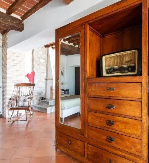 エコノミー４人部屋, Agriturismo   Collina Toscana Resort