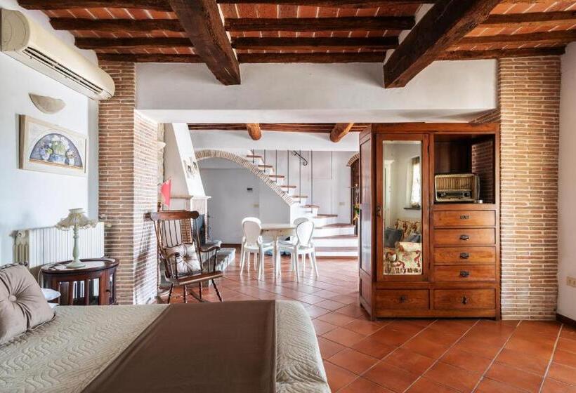 Economy Triple Room, Agriturismo   Collina Toscana Resort