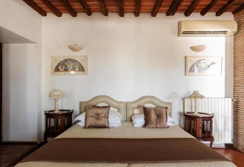 エコノミー４人部屋, Agriturismo   Collina Toscana Resort