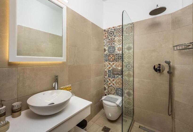 חדר סטנדרט, Maravelia S Rooms