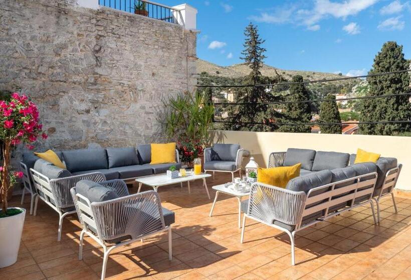 חדר סטנדרט עם מרפסת, Maravelia S Rooms