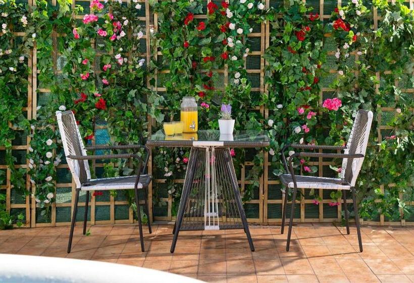 חדר סטנדרט עם מרפסת, Maravelia S Rooms