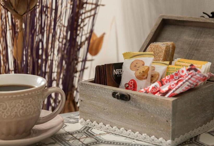 חדר סטנדרט עם מרפסת, Maravelia S Rooms