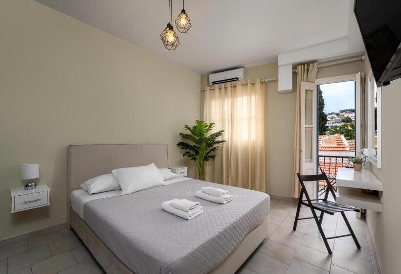 חדר סטנדרט עם מרפסת, Maravelia S Rooms