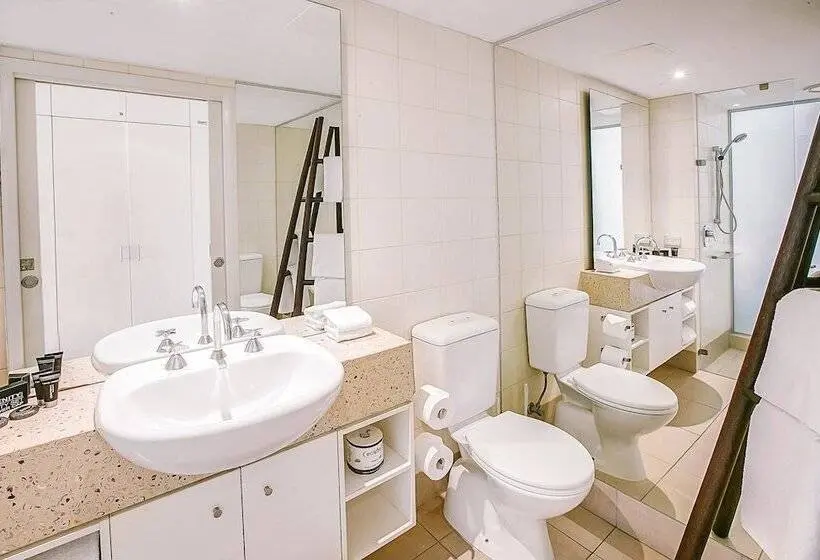 プールビュースーペリアワンルーム, Elysium Private Apartments At The Beach Club