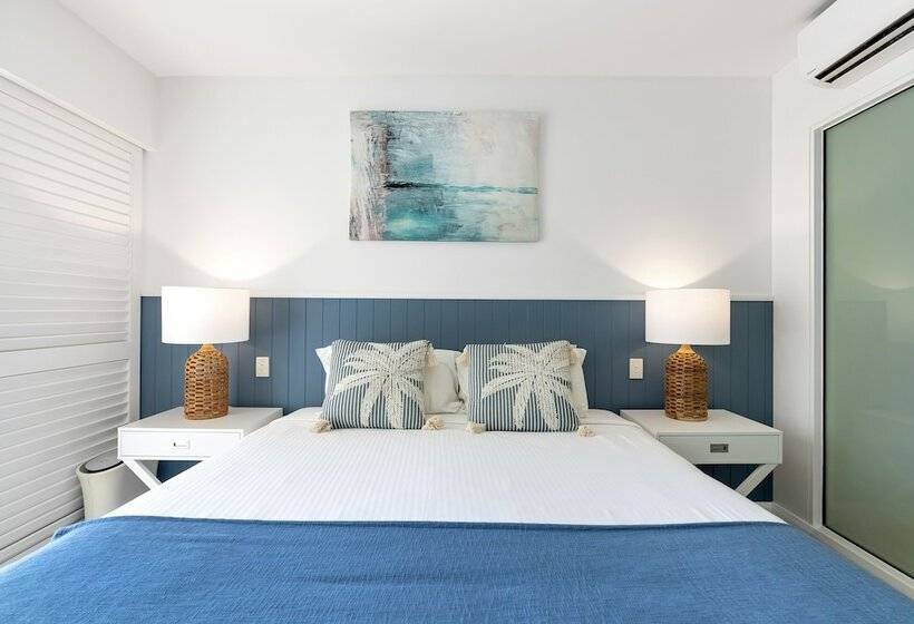 带泳池景观的高档工作室, Elysium Private Apartments At The Beach Club