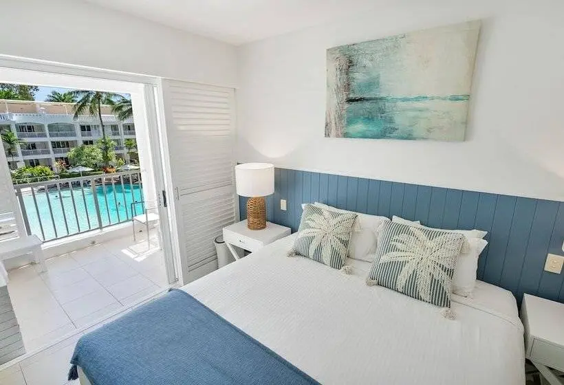 プールビュースーペリアワンルーム, Elysium Private Apartments At The Beach Club