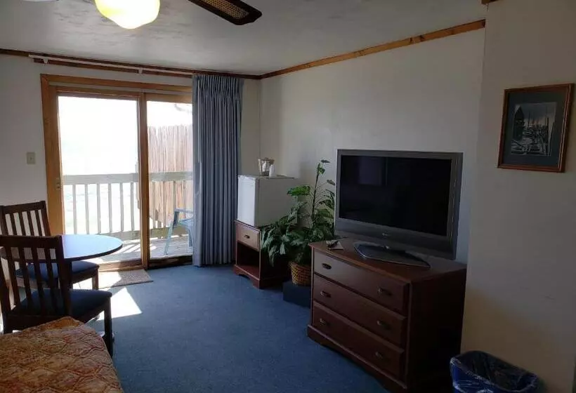 キングサイズベッドのスタンダードルーム, Algoma Beach Motel