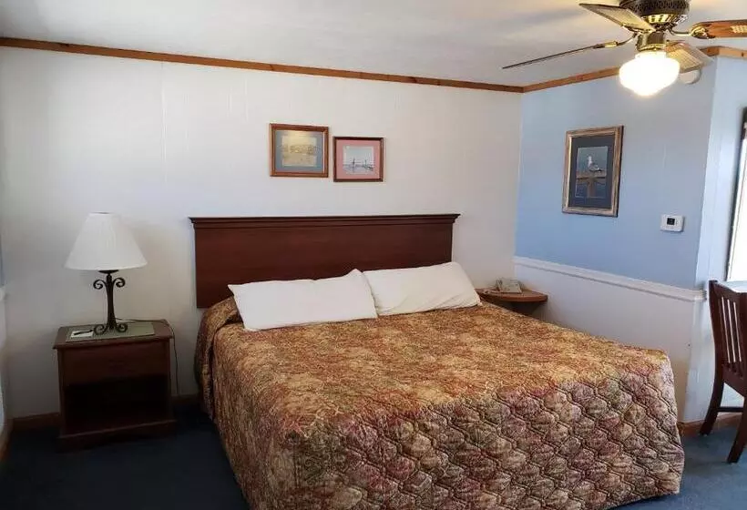 キングサイズベッドのスタンダードルーム, Algoma Beach Motel