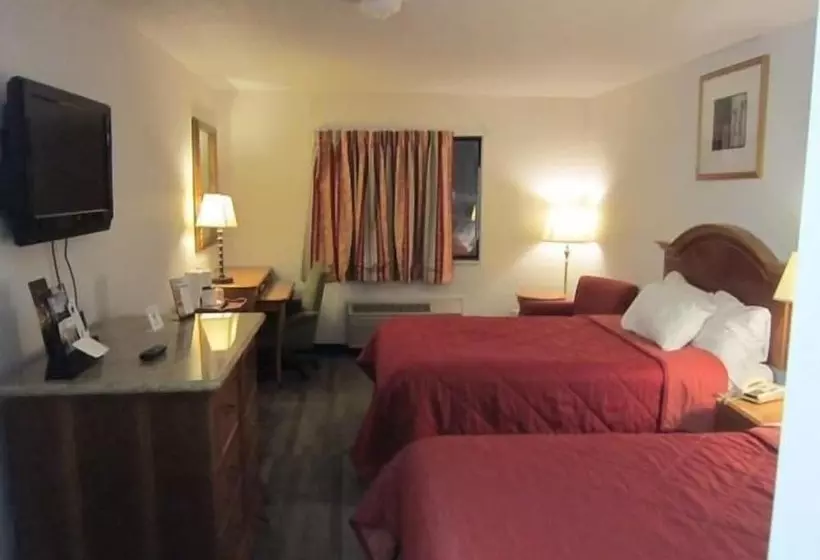 ２ダブルベッドのスタンダードルーム, American Inn And Suites Ionia