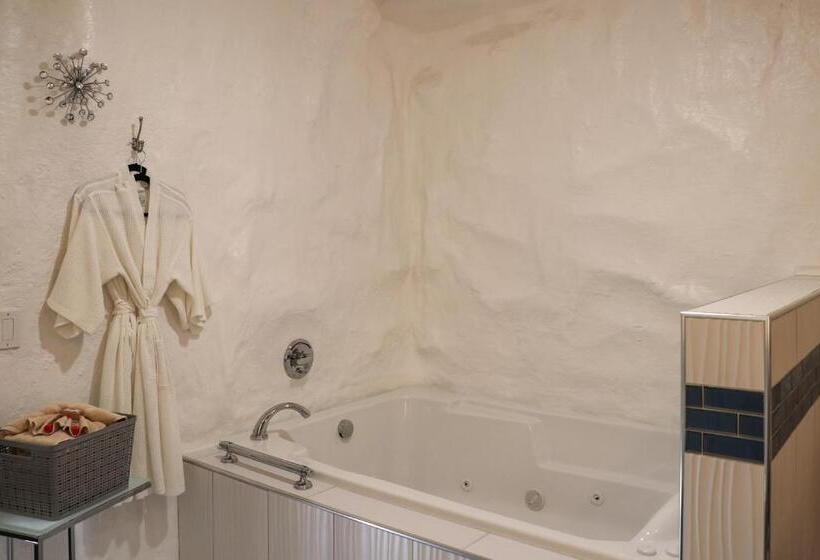 חדר אקונומי, The Anniversary Inn   Boise