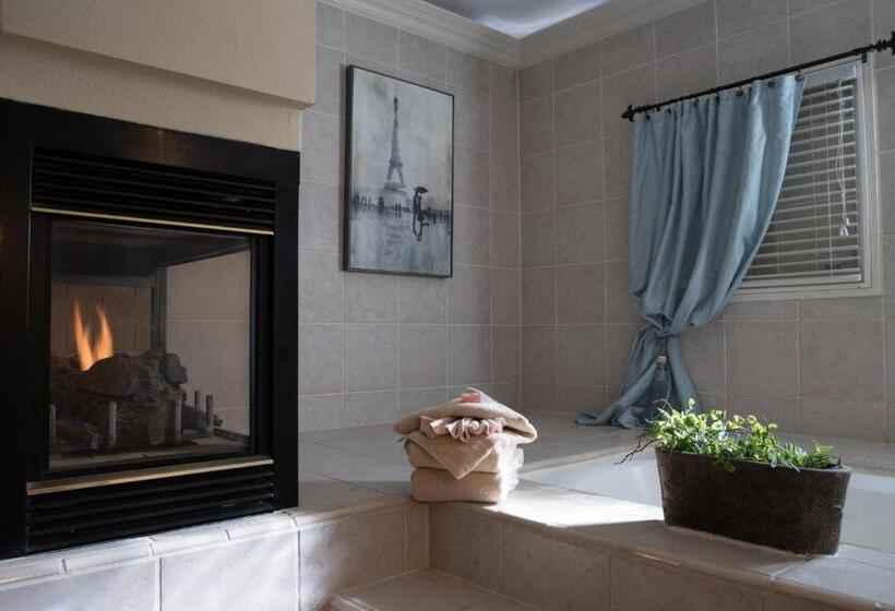 חדר דלוקס עם מרפסת, The Anniversary Inn   Boise